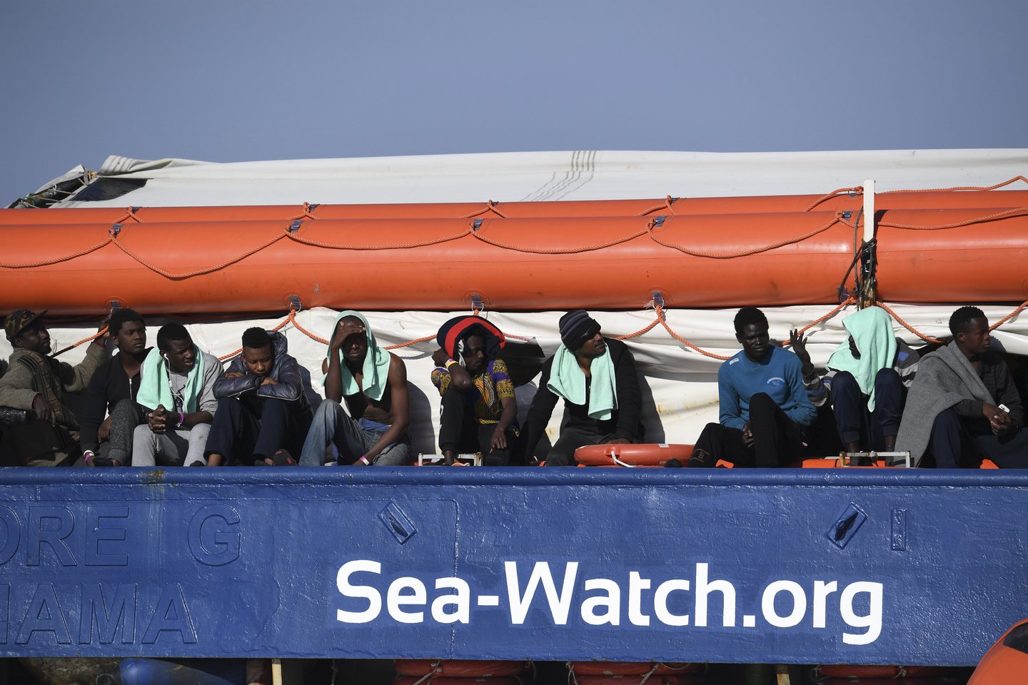  Pabėgėliai laive praleido dešimt dienų.<br> AP nuotr.