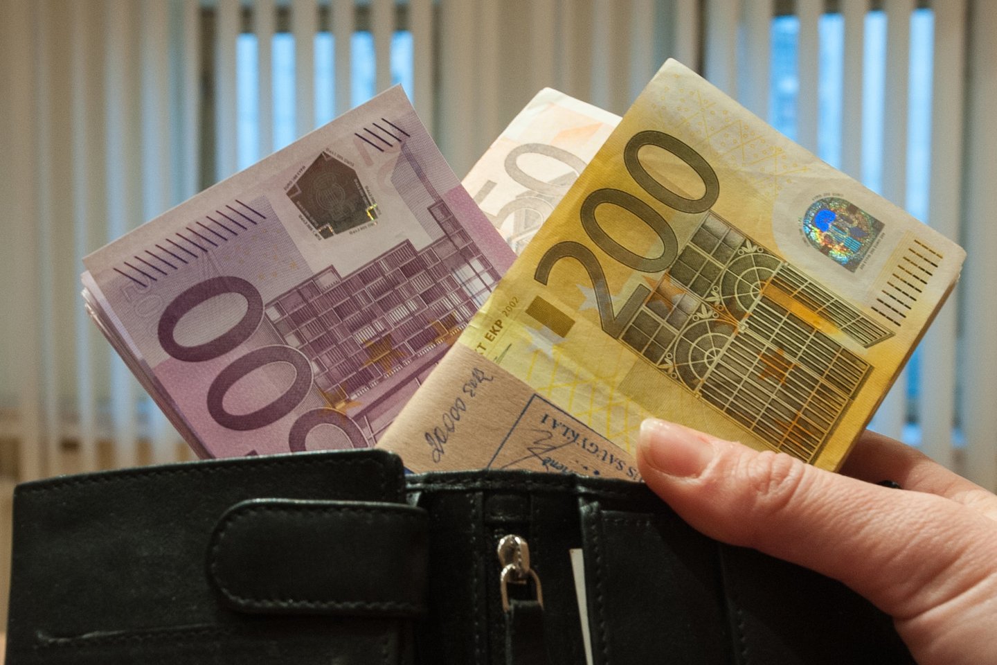  Žmonėms nurašyta delspinigių suma siekia per 7 mln. eurų, bet mokesčių jau laukiama. <br> V.Ščiavinsko nuotr. 