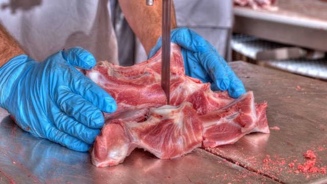 Lietuvą pasiekė pavojinga neaiškios kilmės mėsa iš Lenkijos