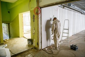 Statybų sektoriaus niekas nepranoko, nelegalų negąsdina nė baudos 