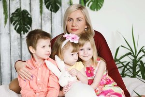 Jonaviškės 9 metų sūnus tebegeria iš buteliuko: kai gimė, medikai stebėjosi jo išvaizda