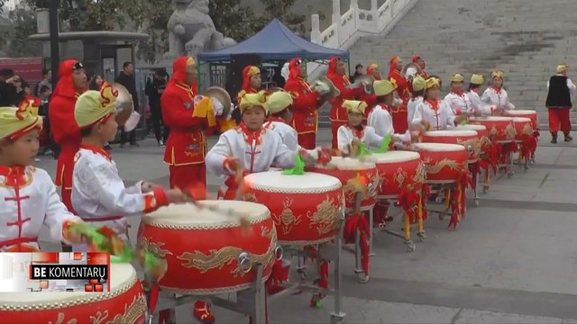 Artėjant kinų Naujiesiems metams vietiniai pasinėrė į linksmybes