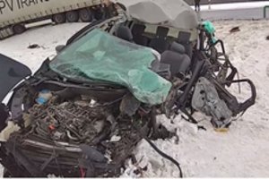 Kėdainių rajone susidūrus vilkikui ir lengvajam automobiliui mirtinai sužalotas žmogus