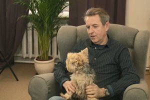 Aktorius Arūnas Sakalauskas širdies draugei padovanojo vaiką atstojančią dovaną