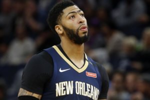 A. Daviso noras – žaisti kartu su L. Jamesu „Lakers“ komandoje