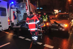 Sostinėje vairuotojas partrenkė į kelią staiga išėjusį vyrą – viską nufilmavo kitas vairuotojas