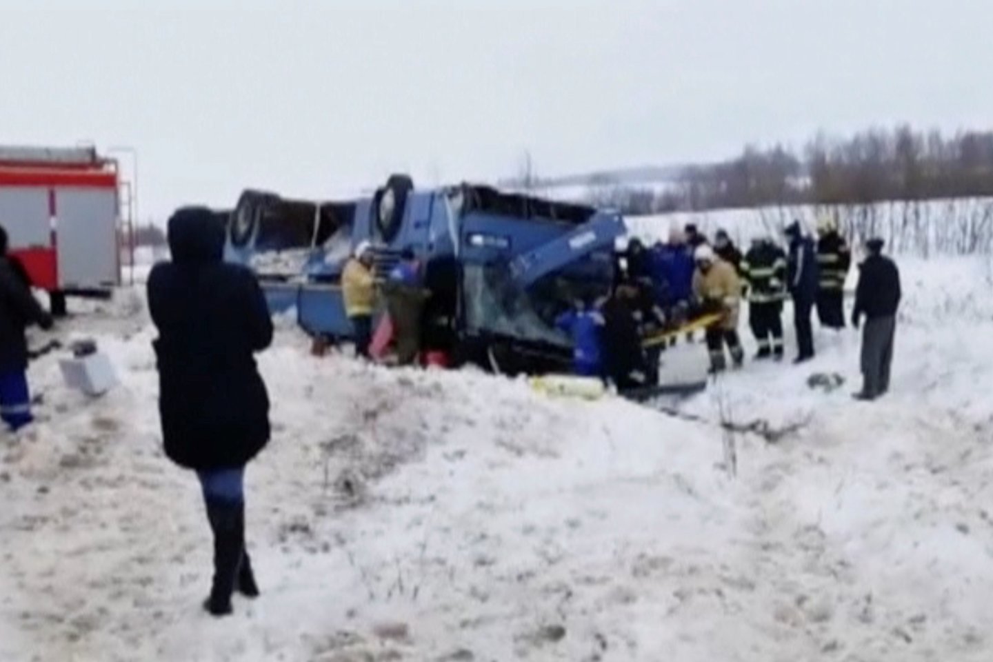 Autobusas su 48 žmonėmis apvirto vietinės reikšmės kelyje maždaug 190 km nuo Maskvos.<br> Reuters/Scanpix nuotr.