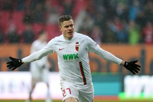 Trys islando A. Finnbogasono įvarčiai sukūrė „Augsburg“ klubui šventę Vokietijos lygoje 