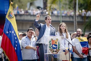 Lietuva ir kitos ES valstybės skelbia pripažįstančios J. Guaido Venesuelos vadovu