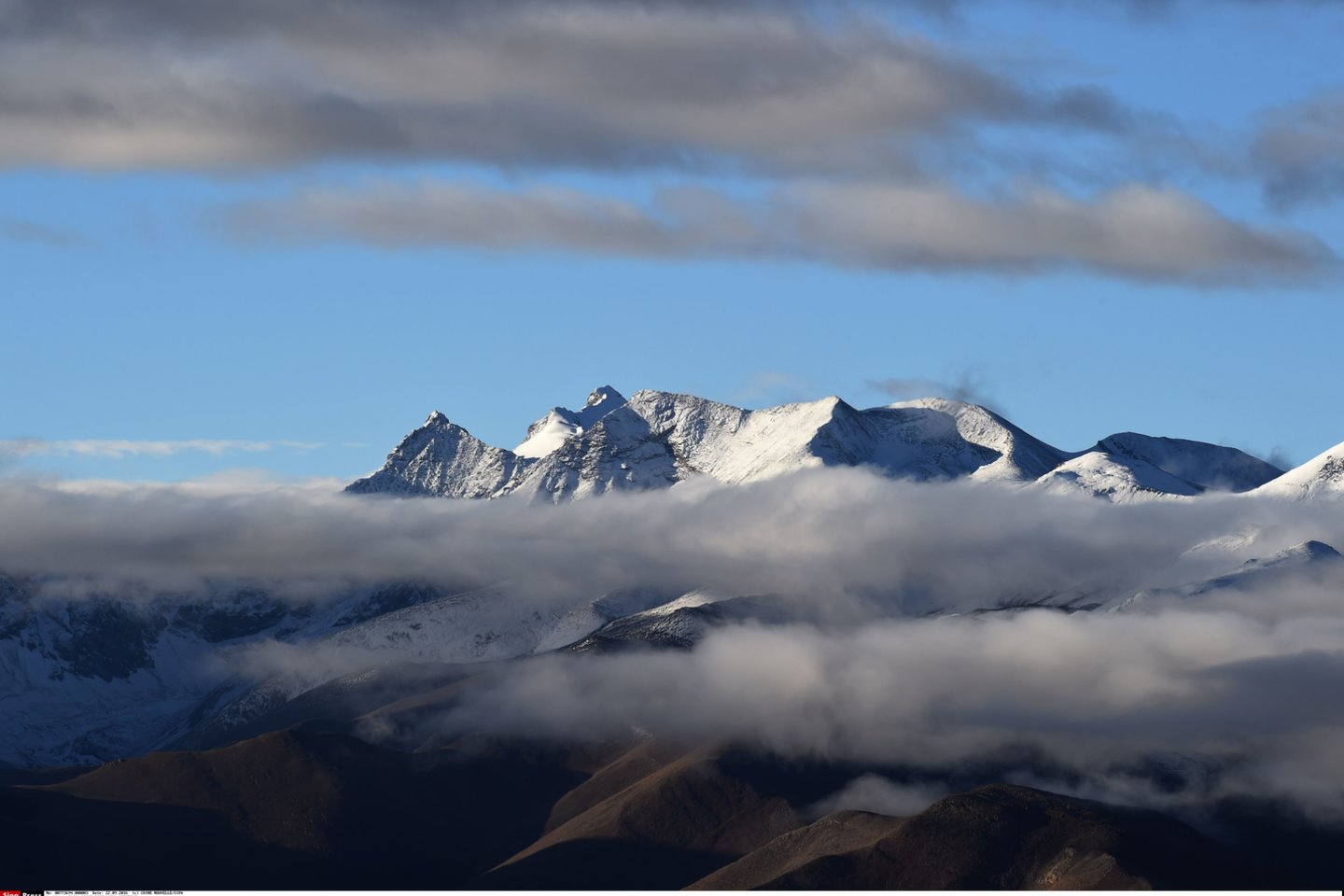 Du trečdaliai Himalajų ledynų – vadinamojo trečiojo Žemės ašigalio – iki 2100 metų gali ištirpti, jei nebus sumažinta pasaulinė atmosferos tarša šiltnamio efektą sukeliančiomis dujomis.<br>Scanpix nuotr.