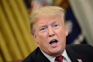 JAV Senatas sukritikavo D. Trumpą dėl pajėgų išvedimo iš Sirijos ir Afganistano