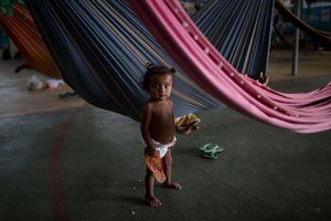 Badaujantys, parduoti pedofilams ir palikti gatvėse: Venesuelos krizė laužo vaikų likimus