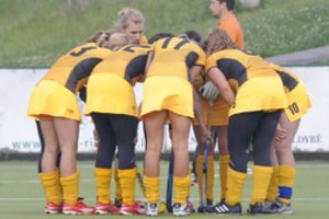 „Gintros“ žolės riedulininkės apgynė čempionų titulą