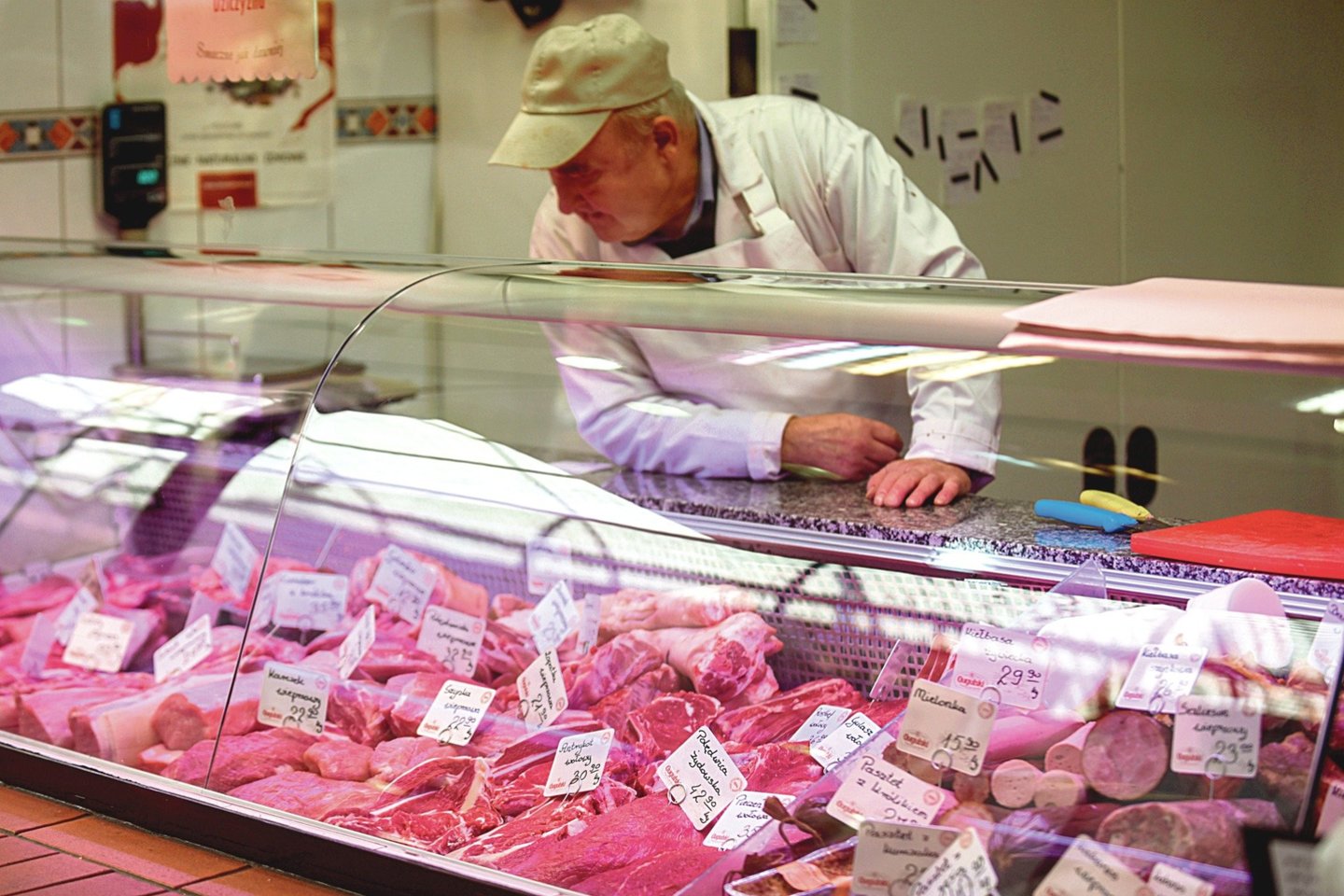  Sergančių karvių mėsa po Europą pasklido iš šios Lenkijoje esančios skerdyklos. Net kai kurios Lenkijos parduotuvės jau atsisakė prekiauti lenkiška jautiena.<br> lrytas.lt nuotr.