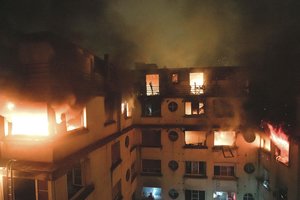 Kruviniausią per dešimtmetį Paryžiaus gaisrą sukėlė įsiutusi namo gyventoja