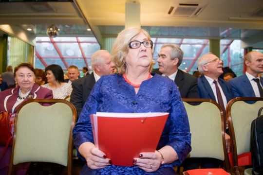 Seimo komitetas jungia projektus dėl vaiko teisių, lieka vaiko saugumo sąvoka