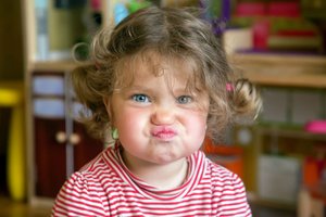 Dvimetė darželyje kandžioja kitus vaikus: ar įmanoma pamokyti taip nesielgti?