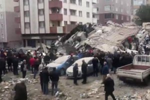 Stambule nugriuvo šešių aukštų gyvenamasis namas