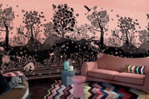 Interjero detalių naujienos iš Paryžiaus: neriame į rausvų žiedlapių debesį