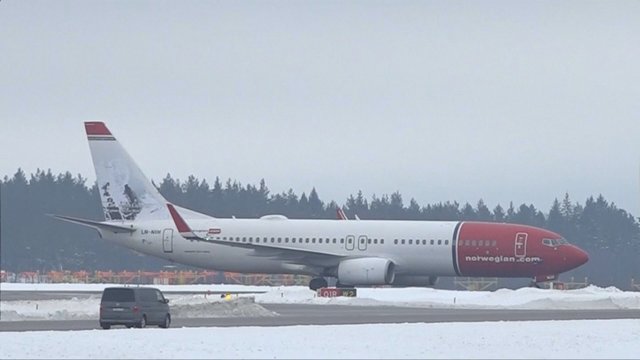 Pranešus apie sprogmenį iš Švedijos skridęs lėktuvas privalėjo grįžti