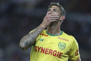 Policija patvirtino: lėktuvo nuolaužose rastas futbolininko E. Salos kūnas