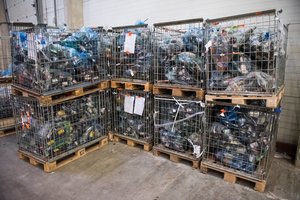 Kardai vis dar suremti – įtarimų kelia taikos sutartis dėl atliekų tvarkymo
