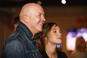 Ramūną Rudoką serialo pristatymo vakarėlyje palaikė ir žmona Justina