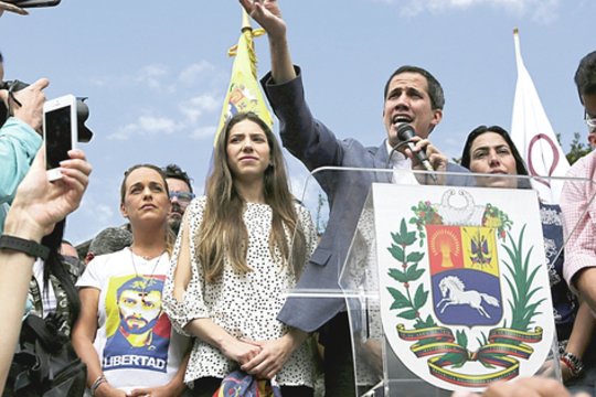 Venesuelos prezidentu pasiskelbęs J. Guaido neatmeta karinės JAV intervencijos galimybės