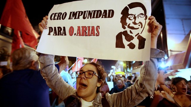 Grožio karalienė apkaltino Kosta Rikos prezidentą seksualine prievarta
