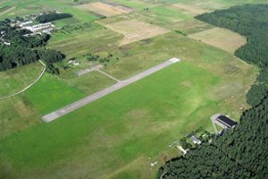 Lietuvos kariuomenė kerpa sparnus aviatoriams – prireikė šilutiškių sutvarkyto aerodromo