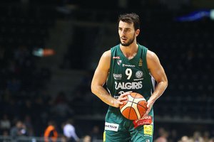 „Žalgiris“ nesulaikė K. Kanterio, bet L. Westermannas tritaškiais subombardavo „Dzūkiją“