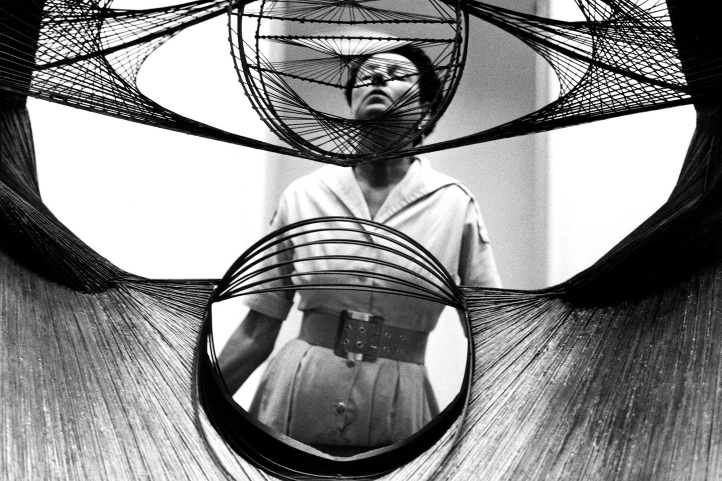 Kadras iš dokumentinės juostos „Peggy Guggenheim: priklausoma nuo meno“.