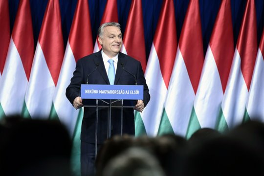 Vengrijos premjeras žada ginti „krikščionišką Europą“
