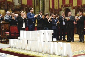Katalonai akylai stebi nepriklausomybės referendumo organizatorių teismą