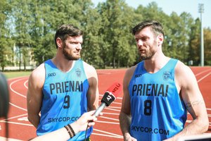 Broliai D. ir K. Lavrinovičiai iš nevilties beldžiasi į NBA ekipų „Bucks“ ir „Bulls“ duris