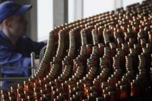Rusų aludariai atkuto, užtat stipraus alkoholio gamintojai nukabinę nosį