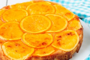 Apverstas apelsininis pyragas – tikras namų hitas