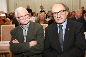 Nacionalinė Jono Basanavičiaus premija įteikta dviem savitiems kūrėjams