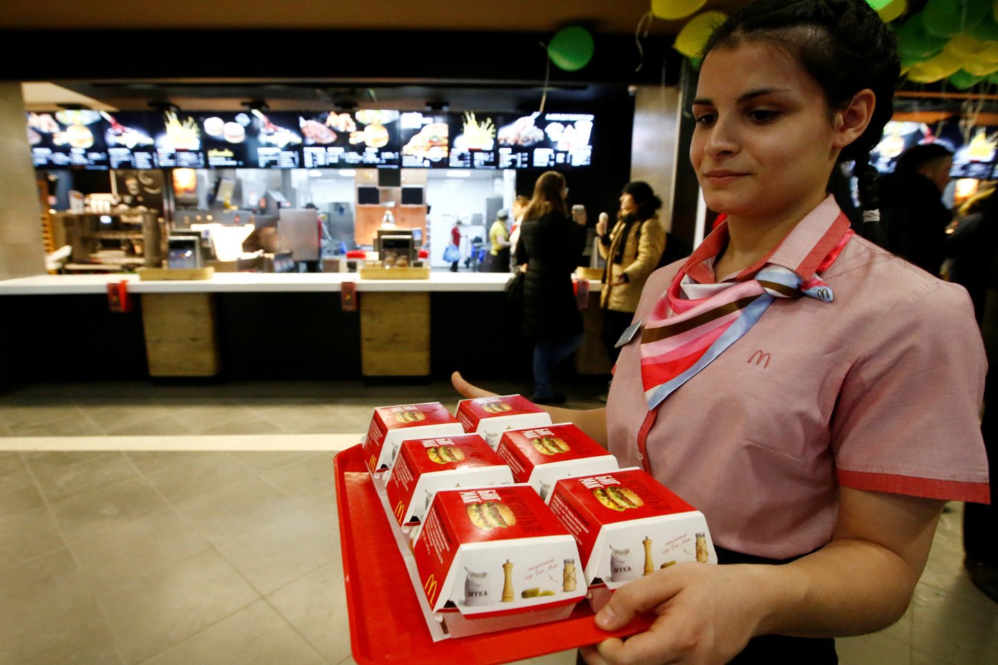 650-yje „McDonald's“ taškų Rusijoje klientų aptarnavimo lyderiai atsiras iki šių metų pabaigos.<br> Reuters/Scanpix nuotr.