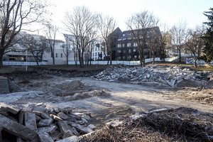 Pamatė tik dabar – siūlo nutraukti rudenį pradėtą Reformatų skvero atnaujinimą