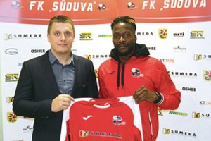 Retas reiškinys Lietuvos futbole: „Sūduvos“ lyderis – iš Jamaikos paplūdimio