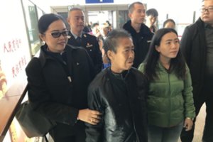 Silpnaprotyste serganti tailandietė grįžo namo sukorusi 640 kilometrų