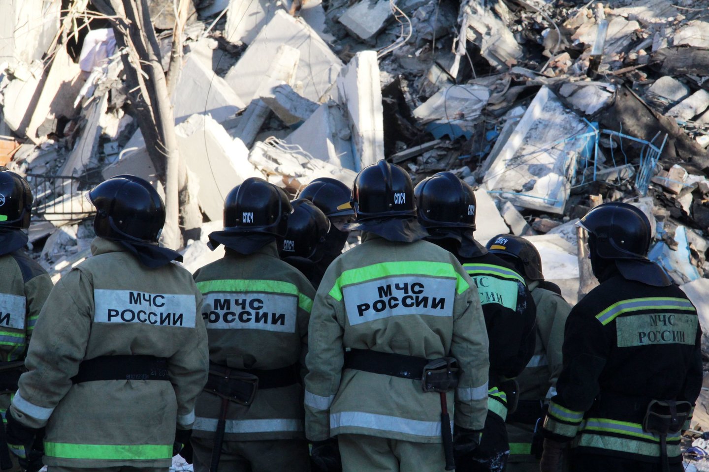 Sprogimas daugiabutyje Magnitogorsko mieste Naujųjų metų išvakarėse nusinešė 39 aukas, dar 17 žmonių buvo sužeisti.<br>AFP/Scanpix nuotr.