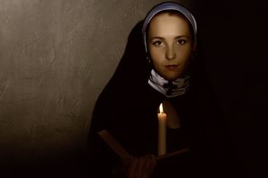 Ne romanas, o realybė: vardan „kūniškų malonumų“ vienuolė suvaidino savo mirtį