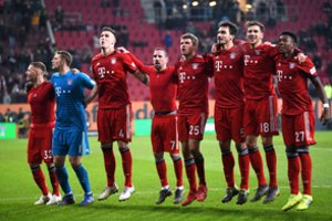 „Bayern“ klubas penkių įvarčių dramoje šventė pergalę Augsburge