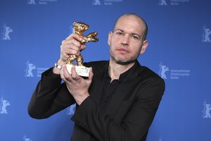 Berlyno Auksinio lokio glėbyje – Izraelio režisierius Nadavas Lapidas ir jo filmas „Sinonimai“