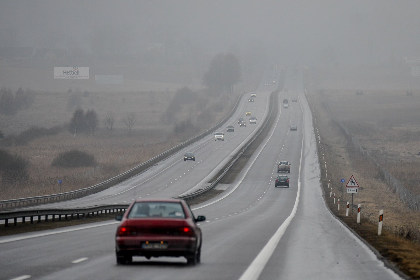  Tarp dviejų didžiausių Lietuvos miestų keliaujantys vairuotojai jau seniai laukia, kada šiai atkarpai bus suteiktas automagistralės statusas, kuris leistų maksimalų greitį padidinti iki 130 km/val. <br>V.Ščiavinsko nuotr.