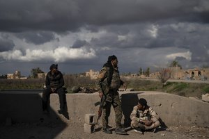 „Islamo valstybė“ tyliai pasitinka kalifato mirtį