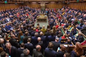 Leiboristų partiją dėl antisemitizmo ir „Brexit“ pozicijos paliko 7 britų parlamentarai