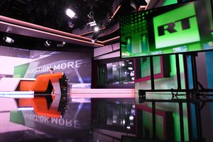 Rusijos televiziją RT įsiutino „Facebook“ sprendimas užblokuoti jos puslapį